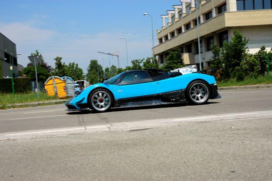  Pagani Zonda Uno 2010 года  (фото 11 из 15)